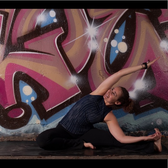 Meet your Posher, Laurel - Picture 2 of 4